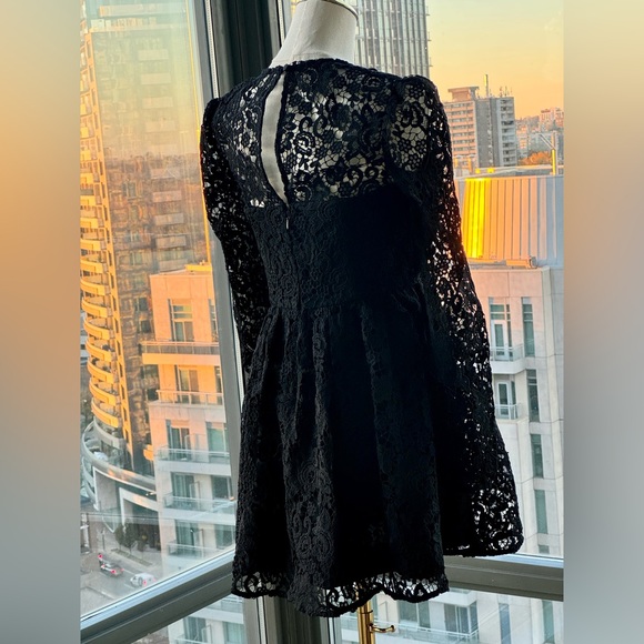 🆕 SELF-PORTRAIT 🧿 BNWOT Black Lace Tie-Neck Minidress, Sz US 6 / UK 10 - Picture 6 of 15
